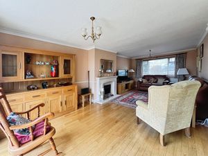 Lounge- click for photo gallery